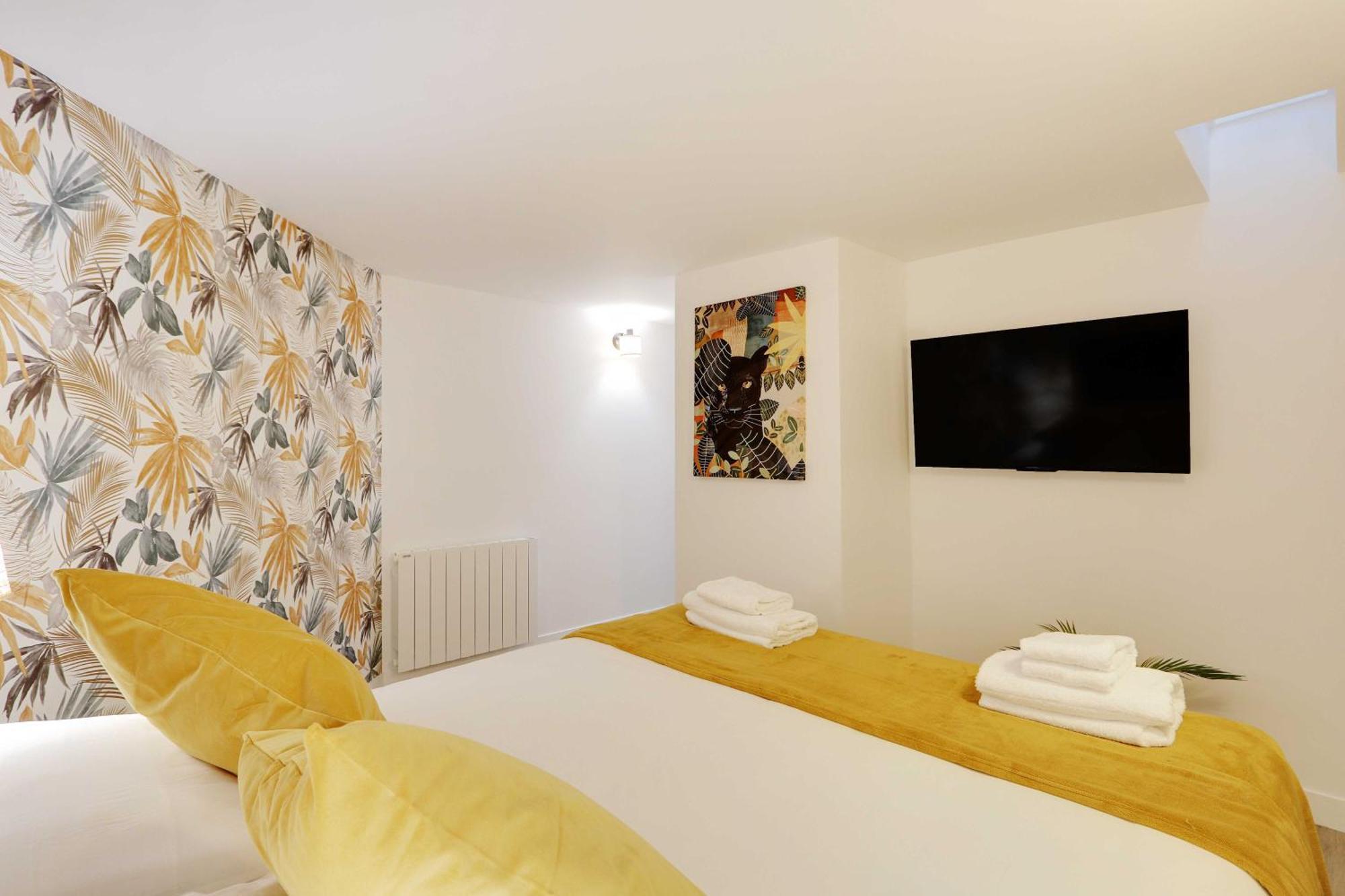 Modern Loft - 2br-8p - Place De La Republique Apartment